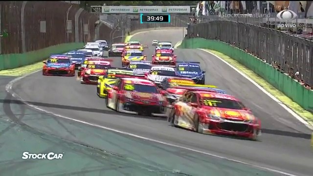 Largada na decisão 2020 da Stock Car é tranquila em Interlagos Reprodução TV