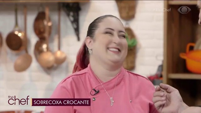 Edu Guedes recebe a chef Gabi Almeida, que prepara sobrecoxa crocante Reprodução TV