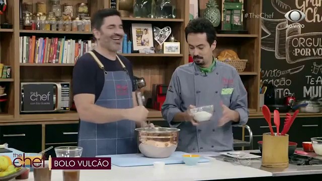 Bolo vulcão: saiba como fazer a receita do Edu Guedes Reprodução TV