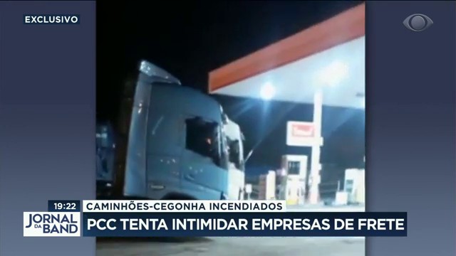 Caminhões-cegonha incendiados: PCC tenta intimidar empresas de frete