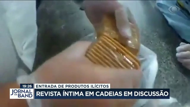 Entrada de produtos ilícitos: revista íntima em cadeias em discussão Reprodução TV