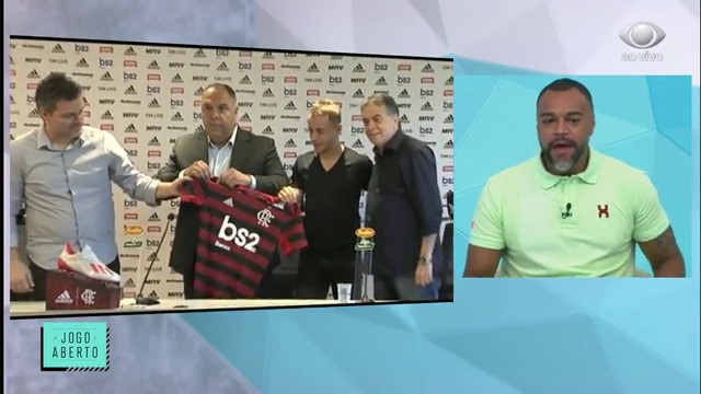 Denílson explica situação do Rafinha com o Flamengo Reprodução TV