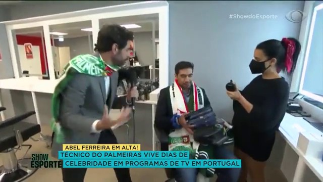 BOMBOU EM PORTUGAL! TÉCNICO DO VERDÃO VIVE MOMENTO DE FAMA NAS FÉRIAS Reprodução TV