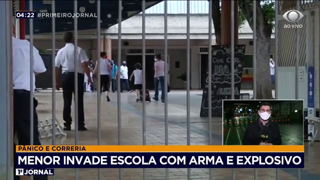 Adolescente invade escola com arma e explosivo no Interior de SP