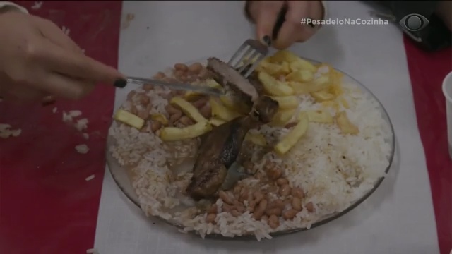 Cliente encontra cabelo na comida e Jacquin joga prato no lixo Reprodução TV