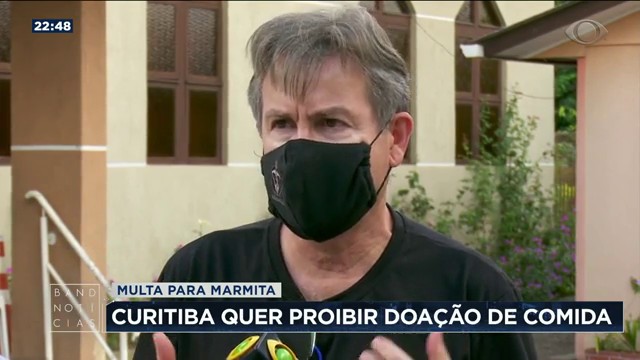 Curitiba quer proibir doação de comida a moradores de rua Reprodução TV