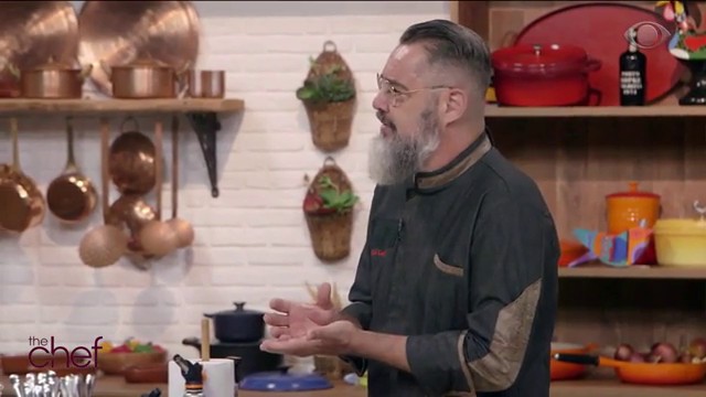 Edu Guedes recebe o chef Gino Contim Jr.  Reprodução TV