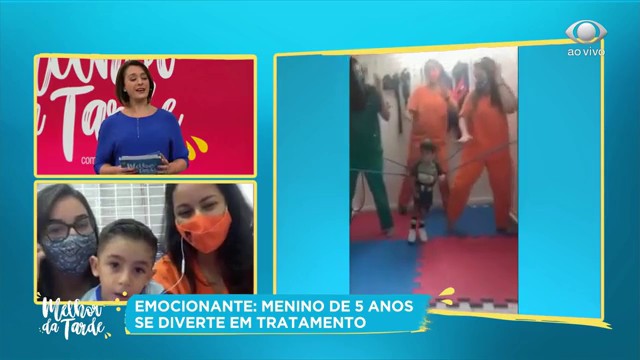 Menino com paralisia cerebral se diverte em tratamento Reprodução TV