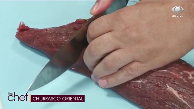 Aprenda a cortar filé em tiras