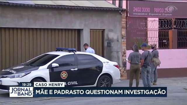 Mãe e padrasto de Henry questionam investigação Reprodução TV