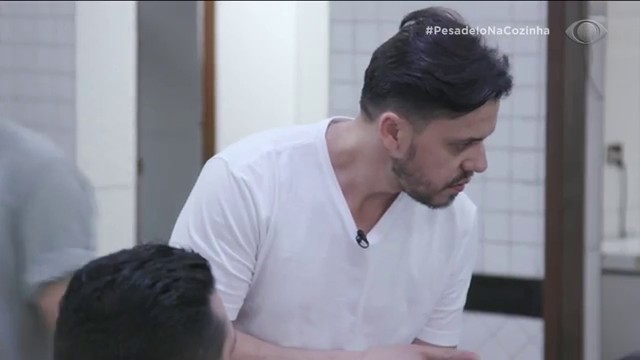 Estrela de Roma tem problema de relacionamento entre pai e filho Reprodução TV