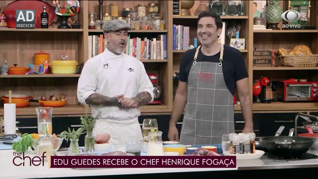 Edu Guedes recebe o chef Henrique Fogaça  Reprodução TV