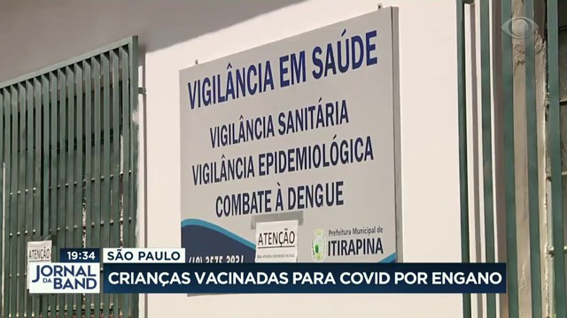 Crianças são vacinadas contra a covid por engano Reprodução TV