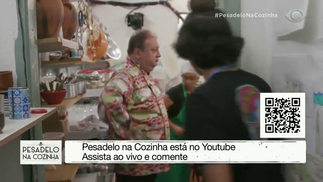 Clientes reclamam de cabelo na comida fria e atendimento falho Reprodução TV