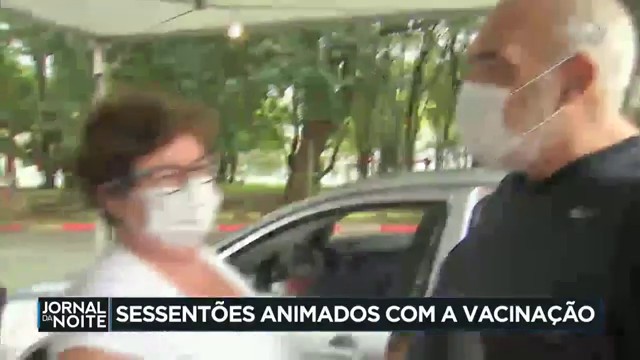  Turma dos sessentões animados com a vacinação Reprodução TV