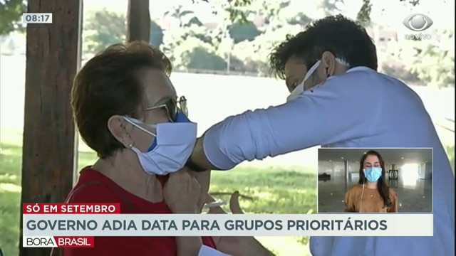 Governo altera data de vacinação para grupos prioritários Reprodução TV