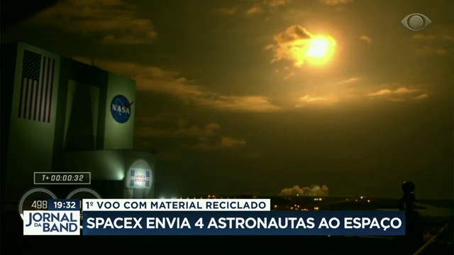 Space X e Nasa enviam 4 astronautas ao espaço Reprodução TV