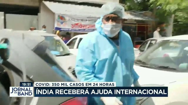 Com 350 mil casos de covid por dia, Índia recebe ajuda internacional Reprodução TV