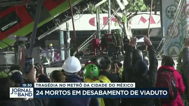 Desabamento de viaduto do metrô deixa 24 mortos no México Reprodução TV