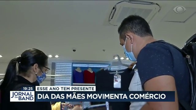 Dia das Mães movimenta comércio Reprodução TV