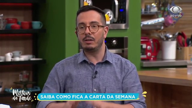 André Mantovanni interpreta a carta de semana Reprodução TV