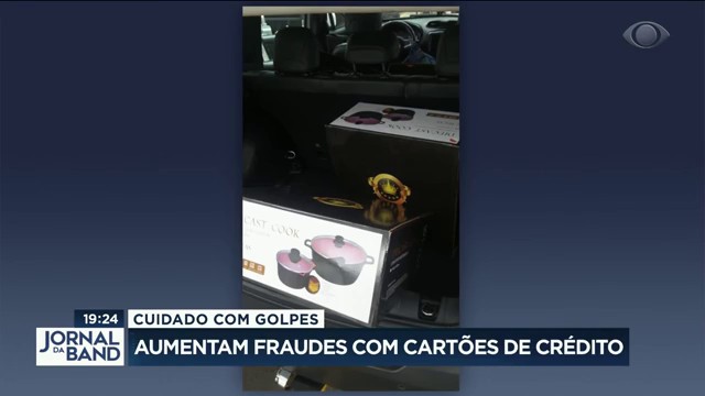 Aumentam fraudes com cartões de crédito Reprodução TV