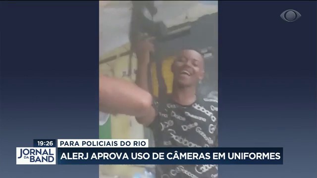Alerj aprova uso de câmeras de uniformes de policiais no Rio