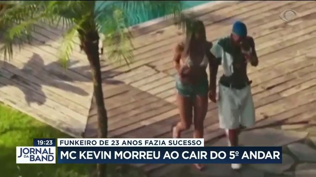 MC Kevin morre ao cair de 5º andar de prédio no Rio Reprodução TV