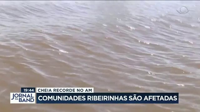 Comunidades ribeirinhas são afetadas por cheia no Amazonas Reprodução TV