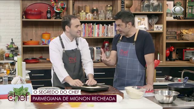 Saiba a melhor forma de peneirar o seu filé a parmegiana  Reprodução TV