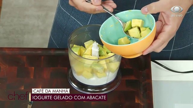 Iogurte gelado de abacate é opção de sobremesa leve e rápida de fazer