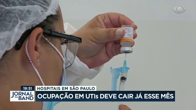 Avanço da vacinação: SP deve ter queda nas internações neste mês Reprodução TV