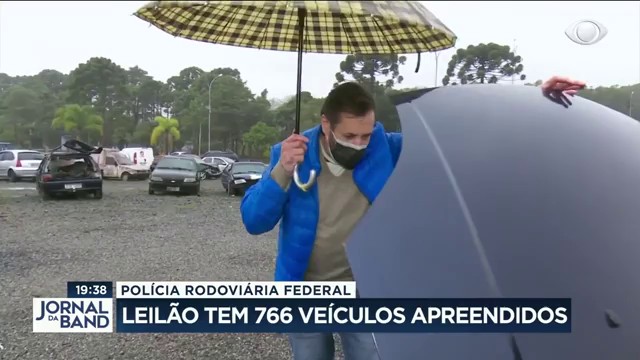 Leilão de 766 veículos apreendidos Reprodução TV