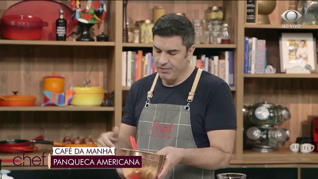 Panqueca americana com chocolate fica pronta em 15 minutos  Reprodução TV