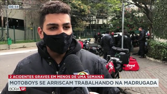 Motoboys se arriscam trabalhando na madrugada Reprodução TV