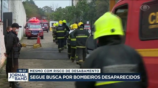 Mesmo com risco de desabamento, seguem buscas por bombeiros no RS Reprodução TV