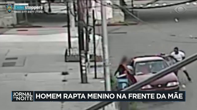 Homem rapta menino na frente da mãe nos EUA Reprodução TV