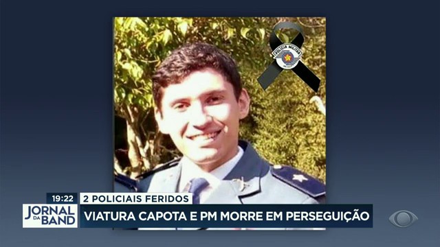 Viatura capota e PM morre em perseguição Reprodução TV