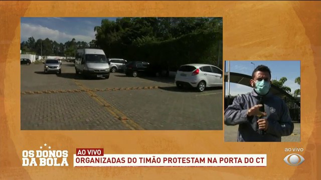 PROTESTO NO CT JOAQUIM GRAVA MARCA MANHÃ CONTURBADA NO CORINTHIANS