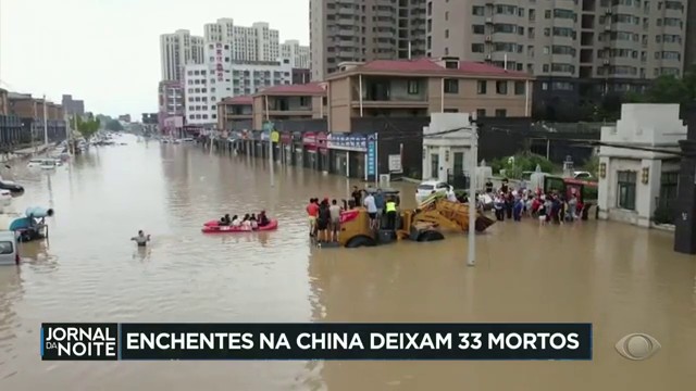 Enchentes na China deixam 33 mortos Reprodução TV