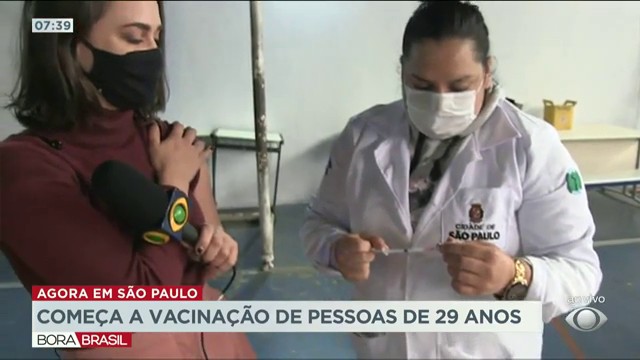 Começa a vacinação de pessoas de 29 anos em São Paulo Reprodução TV