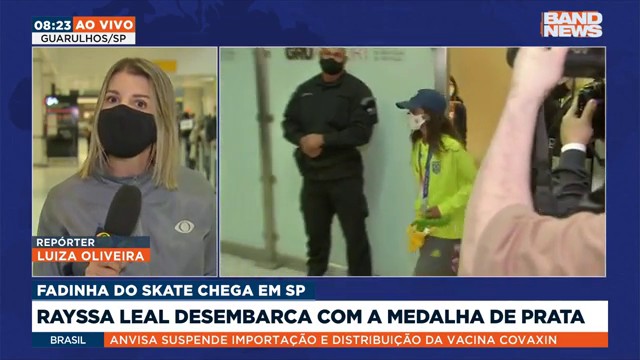 Rayssa Leal desembarca com a medalha de prata