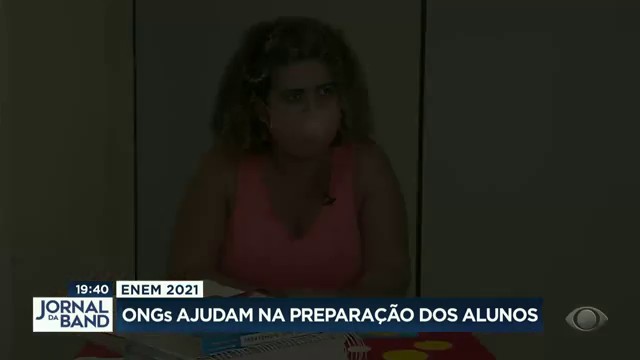 ONGs ajudam na preparação de alunos para o Enem Reprodução TV