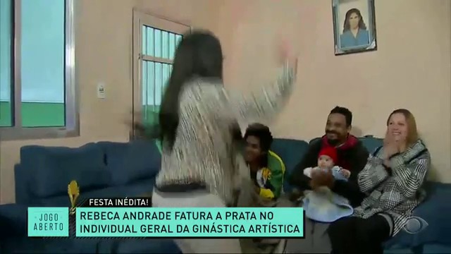 Renata Fan chora após Rebeca Andrade conquistar a medalha de prata