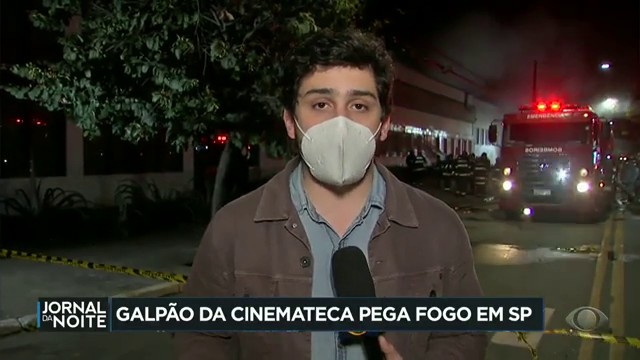 Galpão da Cinemateca Brasileira pega fogo em São Paulo Reprodução TV