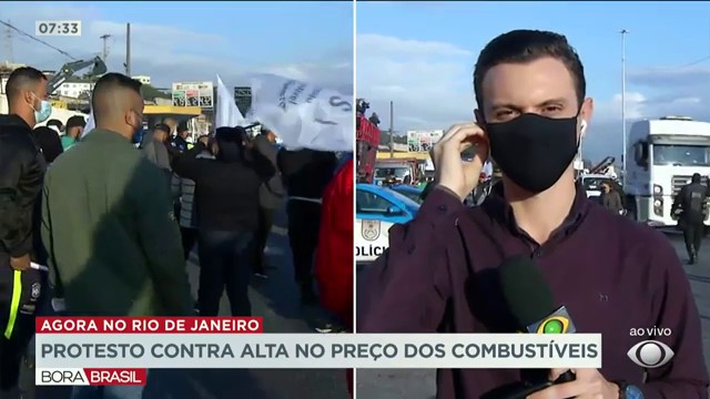 Protesto contra alta no preço dos combustíveis  Reprodução TV