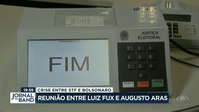 Bolsonaro xinga presidente do TSE, Luís Roberto Barroso Reprodução TV