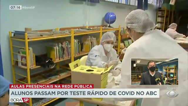 Alunos passam por teste rápido de Covid no ABC Reprodução TV