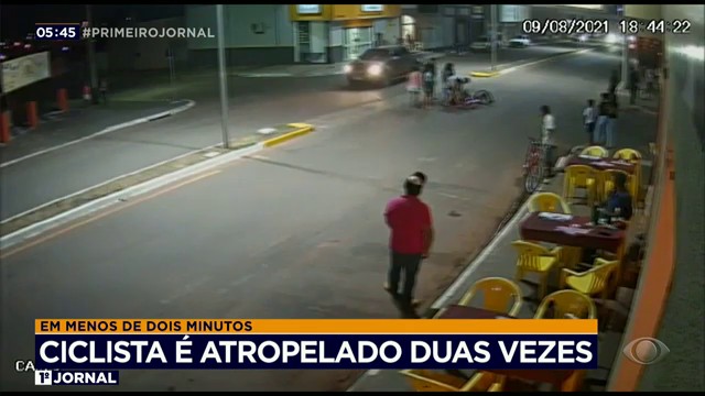 Ciclista é atropelado duas vezes em menos de dois minutos