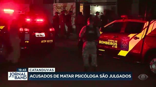 Acusados de matar psicóloga são julgados Reprodução TV